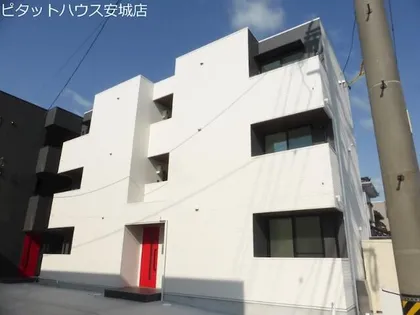 LISIN【3階】の外観