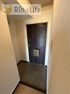 ビューハイム茶の木【3階】の玄関