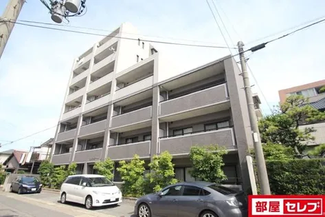 UーDINE市場木の画像