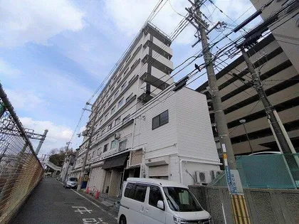 大阪府吹田市千里山月が丘【マンション】の外観
