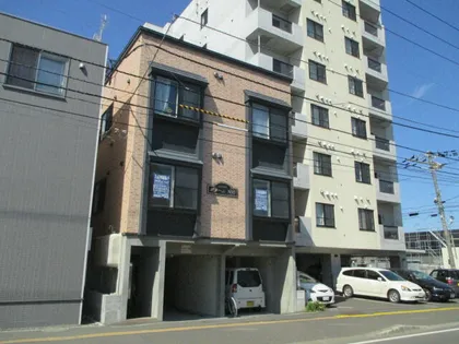 北海道札幌市東区北十六条東7丁目【アパート】の外観