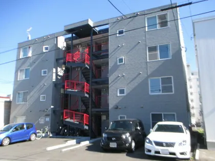 北海道札幌市東区北二十条東13丁目【マンション】の外観