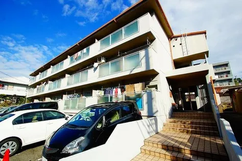 シャルム春日丘【3階】の外観