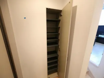 ブルースカイ【1階】の玄関