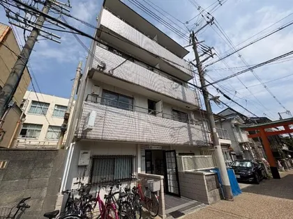 パインハイツ新大阪【3階】の外観