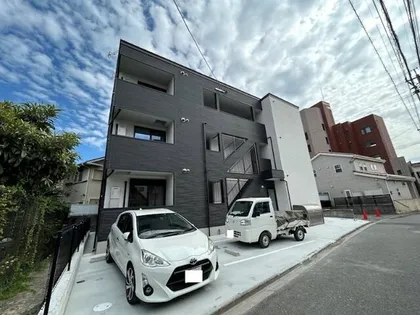 BRAVE BASE三萩野【3階】の外観