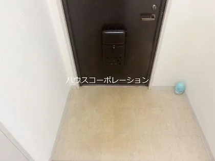 グレイスフル西川【2階】の玄関