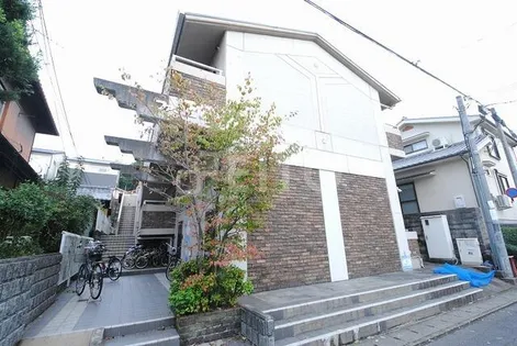 ファミリエ北白川【2階】の外観