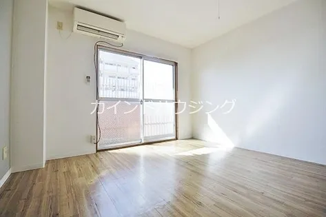 セラ岸ノ里【6階】の居間