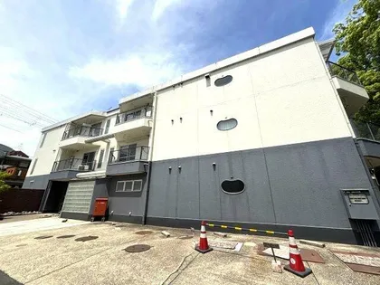 アメージングエステート【3階】の外観