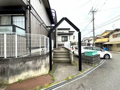 ハイツグレイス【2階】の玄関