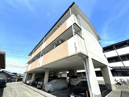 ベルメゾン一須賀Ⅱ号館【2階】の外観