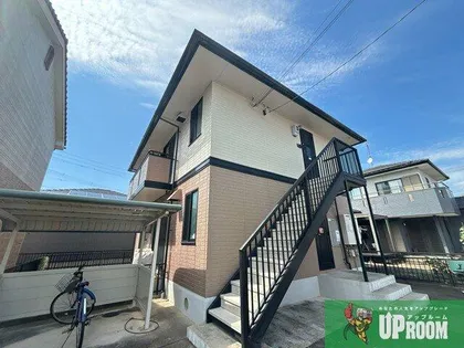 ファミール渡辺【2階】の外観