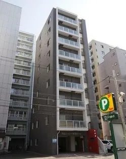 円山シャトー桂和医大前【5階】の外観