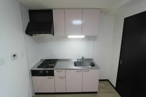 ウエストアヴェニュー【2階】のキッチン