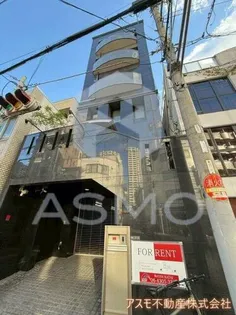 一棟ビルの画像