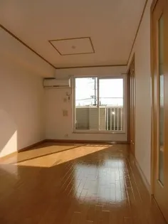 フレンドリ-・エデン・A【2階】の居間