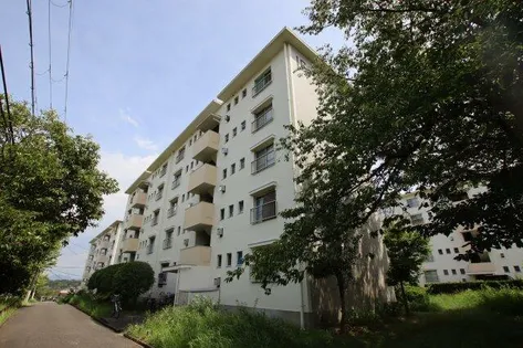 狭山住宅16号棟【1階】の外観