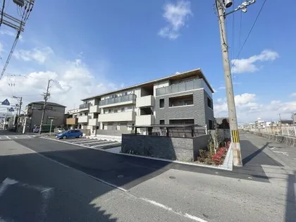 LUNARIA【3階】の外観