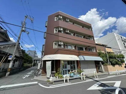 ロイヤルシード小阪【3階】の外観