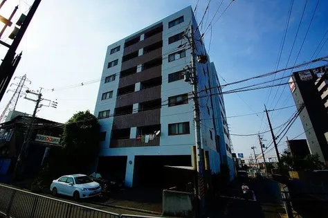 メゾン摂津【7階】の外観