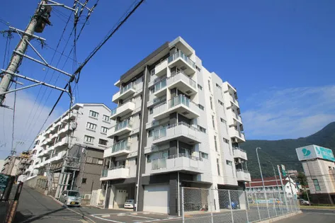 アクア葛原の画像