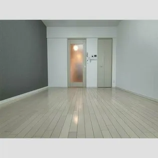 LUMINOUS新大阪【9階】の居間