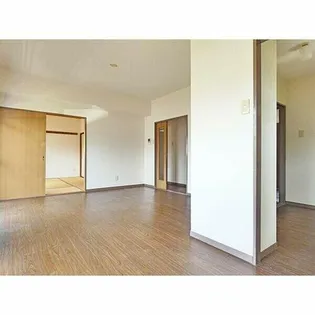 ソレイユ社ヶ丘【1階】の居間