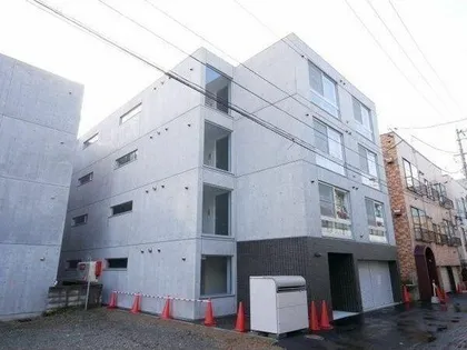 CROWN PANTHER【4階】の外観