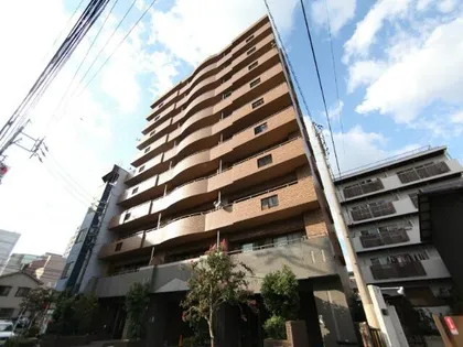 ゴールドハイツ渡辺【4階】の外観