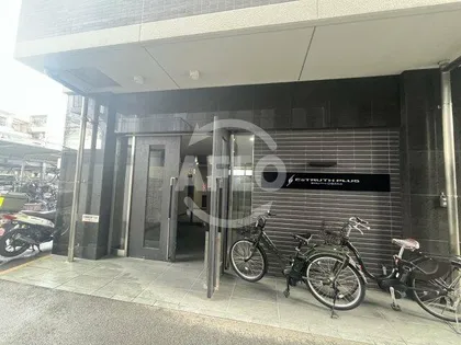 エストゥルースプラスサウス大阪【11階】の玄関