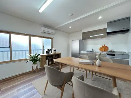 愛知県稲沢市下津下町東5丁目【テラスハウス】の外観