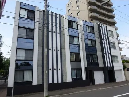 ガーデンハウス美術館前の画像