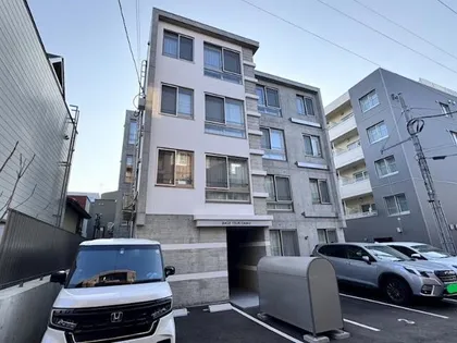 BASE TSUKISAMU【3階】の外観