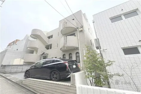 ロイヤル丘上【3階】の外観