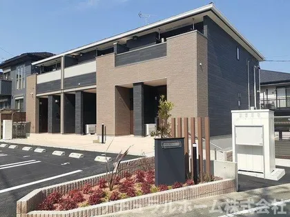 ホワイトウェイブ【2階】の外観