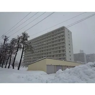 真駒内緑町団地1号棟【2階】の外観