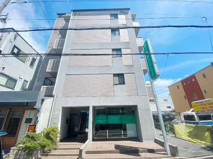 クリスタルプラザ【2階】の外観