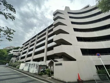 大阪府吹田市千里山西4丁目【マンション】の外観