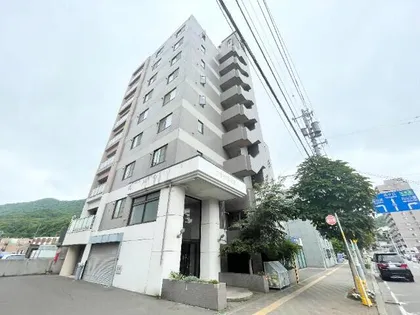 プラザ南伏見【7階】の外観