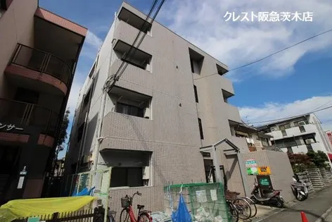 アパートメント摂津の画像