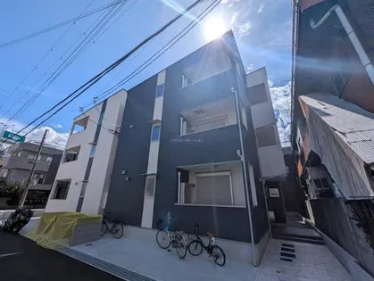 ザカラー東本町A棟【1階】の外観