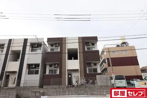 ハーモニーテラス外山【1階】の外観