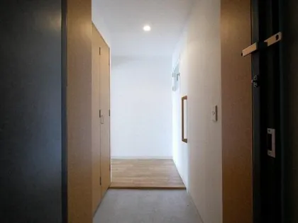 リバーサイドヒルズ西岡公園【2階】の玄関