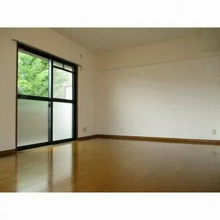 フレグランス春日井【103号室】の居間