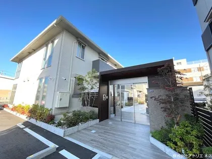 ラリュールの画像