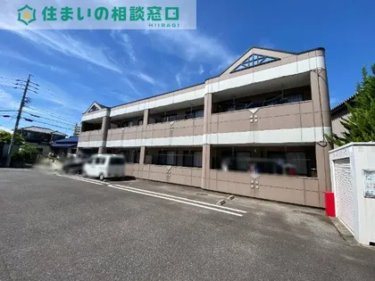 愛知県岡崎市明大寺町字大圦【アパート】の外観