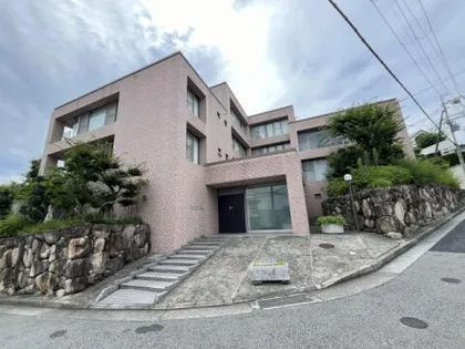 ラークヒルコートの画像