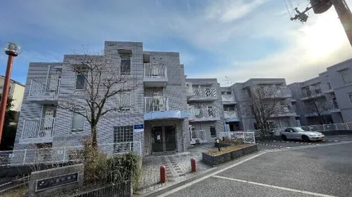 六龍苑岡町【3階】の外観