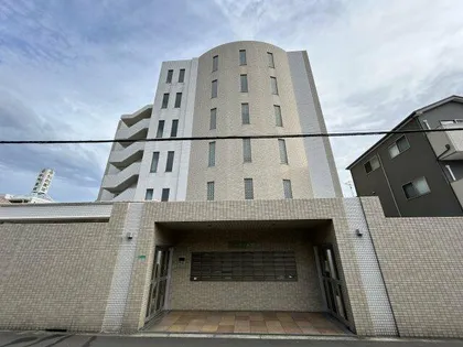 ラ・ポーエあき【6階】の外観